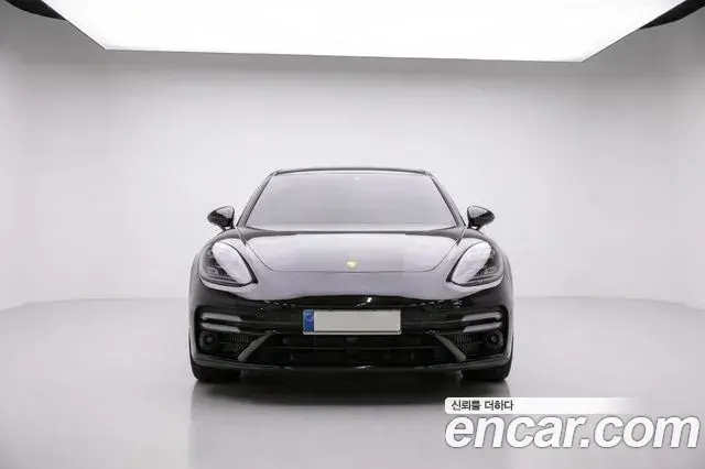 Porsche Panamera 2021 — Фото 2/20