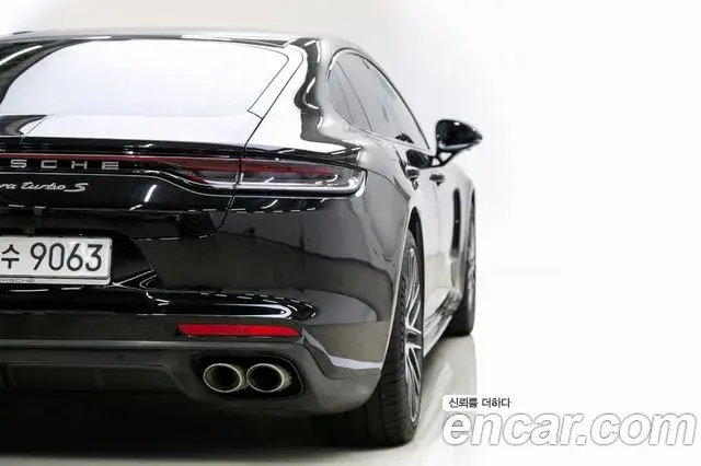 Porsche Panamera 2021 — Фото 6/20