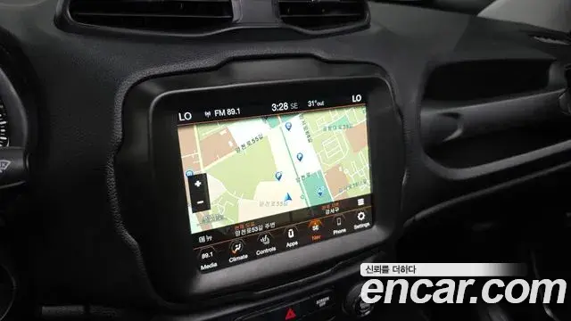 Jeep Renegade 2022 — Фото 15/20