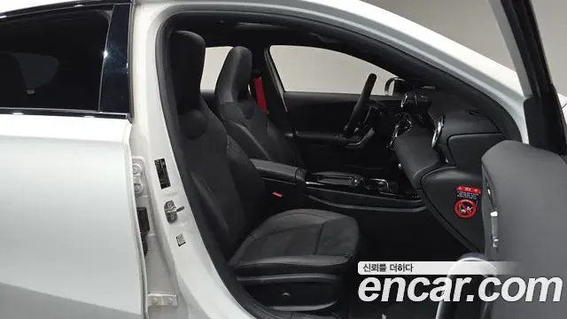 Mercedes-Benz A-Class 2025 — Фото 11/20