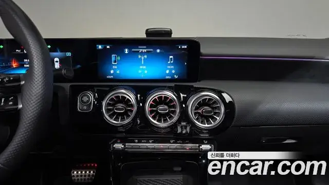 Mercedes-Benz A-Class 2025 — Фото 14/20