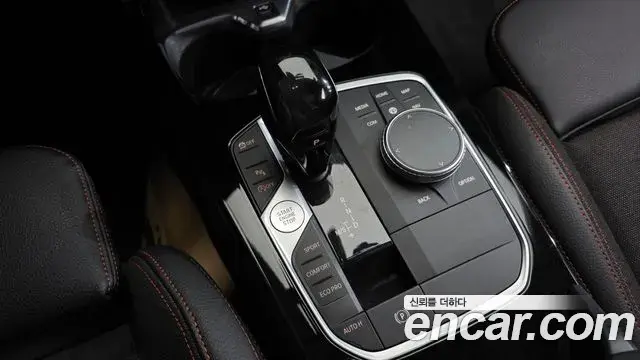 BMW 1 Series 2020 — Şəkil 9/20