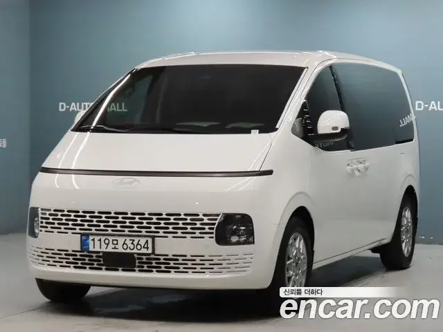 Hyundai Staria 2025 — Фото 1/20