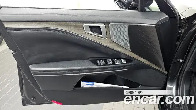 Kia K8 2021 — ფოტო 26/32