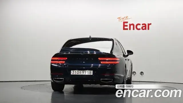 Genesis Electrified G80 2023 — Photo 4/20