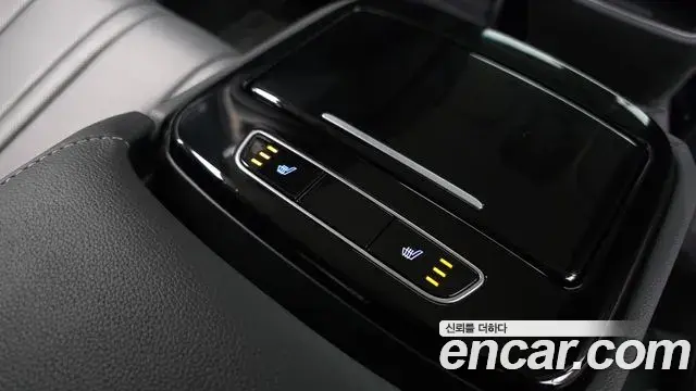 Genesis Electrified G80 2023 — Photo 19/20