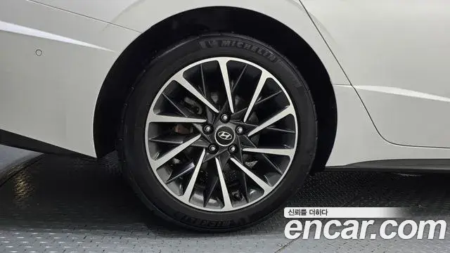 Hyundai Sonata 2019 — Фото 5/20