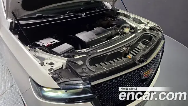 Cadillac Escalade 2021 — ფოტო 4/42