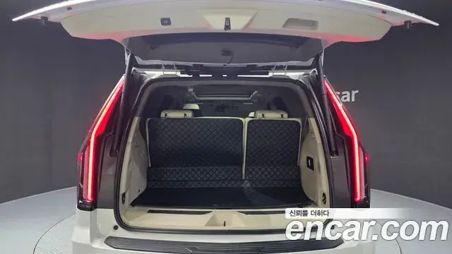 Cadillac Escalade 2021 — ფოტო 40/42