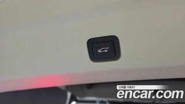 Cadillac Escalade 2021 — ფოტო 39/42