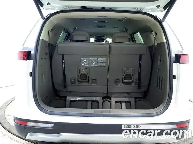 Kia Carnival 2021 — Фото 17/20