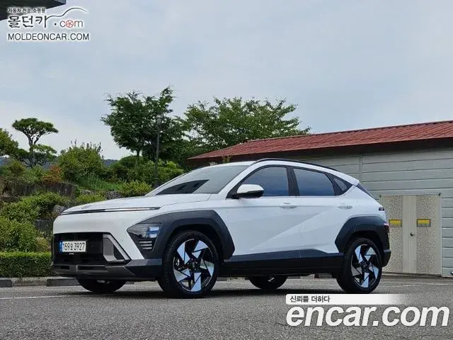 Hyundai Kona 2023 — Фото 1/18