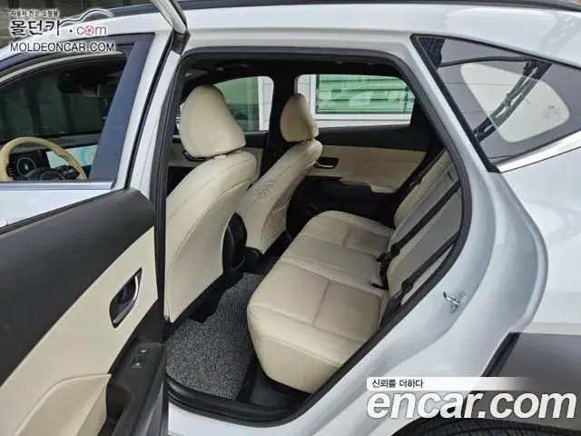 Hyundai Kona 2023 — Фото 16/18