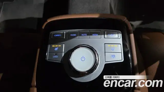 Genesis Electrified G80 2023 — Photo 19/20