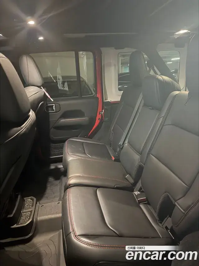 Jeep Wrangler 2025 — Фото 12/15