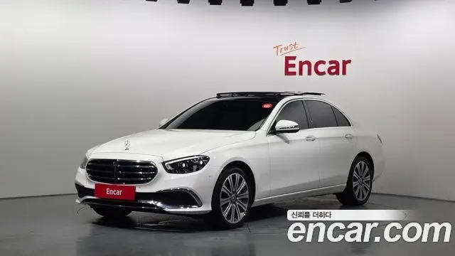 Mercedes-Benz E-Class 2021 — Photo 1/20