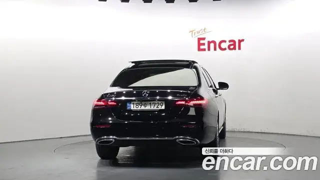 Mercedes-Benz E-Class 2021 — Фото 4/20