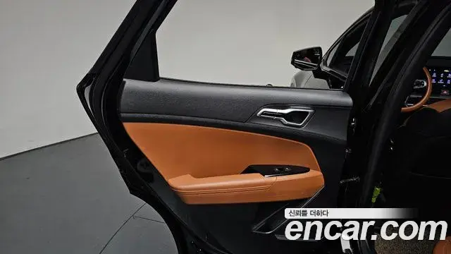 Kia Sportage 2022 — ფოტო 12/37