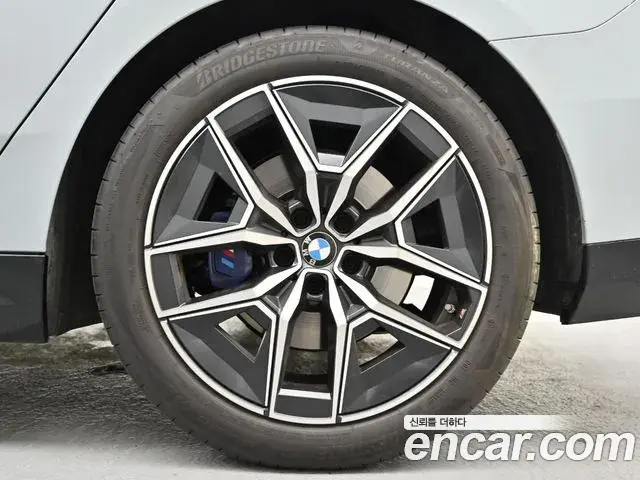 BMW 5 Series 2024 — Фото 4/20