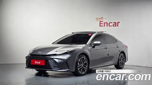 Toyota Camry 2025 — Photo 33/33