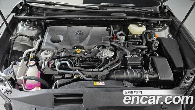 Toyota Camry 2025 — Photo 15/33