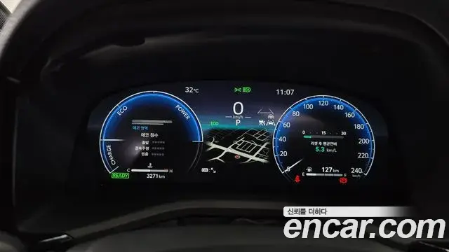 Toyota Camry 2025 — Photo 25/33