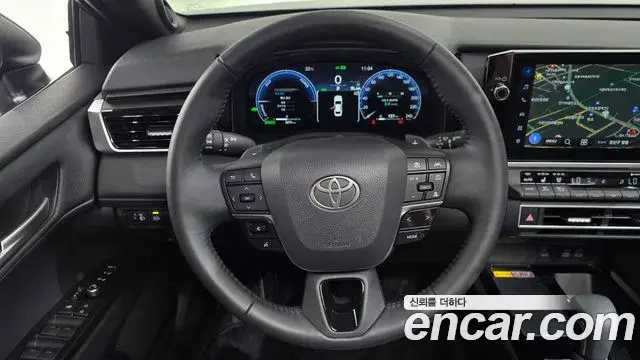 Toyota Camry 2025 — Photo 7/33