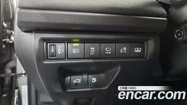 Toyota Camry 2025 — Photo 5/33