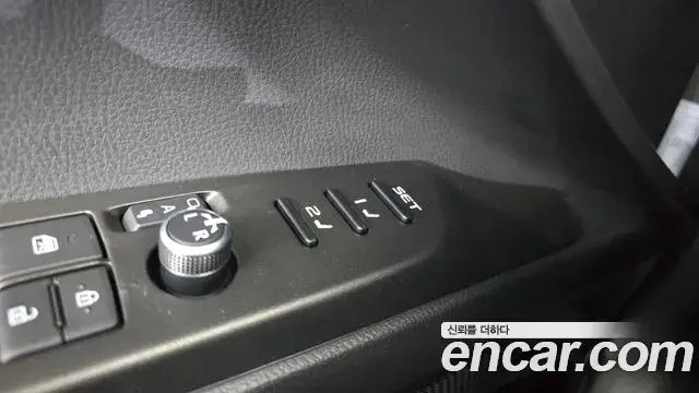 Toyota Camry 2025 — Photo 30/33