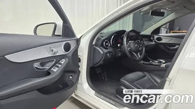 Mercedes-Benz C-Class 2020 — Фото 10/20