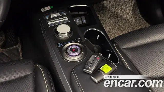 Genesis GV70 2021 — Şəkil 9/20