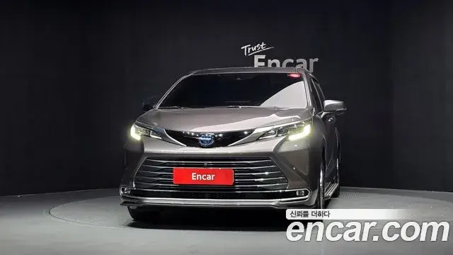 Toyota Sienna 2024 — Şəkil 15/38