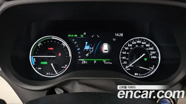 Toyota Sienna 2024 — Şəkil 12/38
