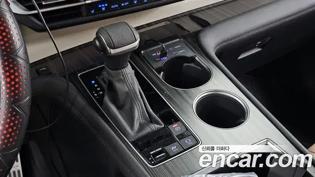 Toyota Sienna 2024 — Şəkil 37/38