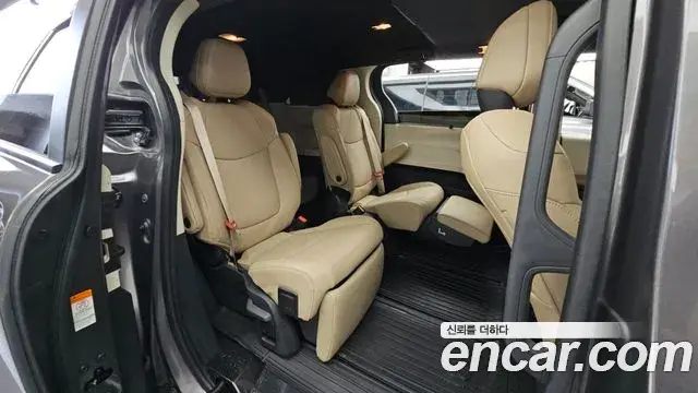 Toyota Sienna 2024 — Şəkil 38/38