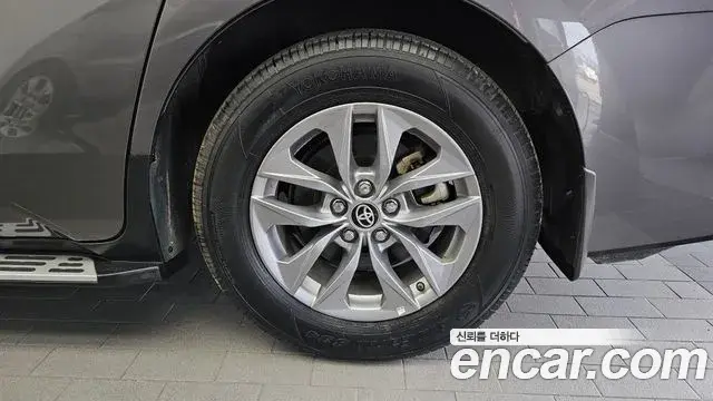 Toyota Sienna 2024 — Şəkil 14/38