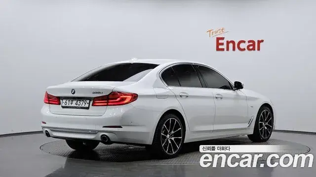 BMW 5 Series 2018 — Фото 2/20