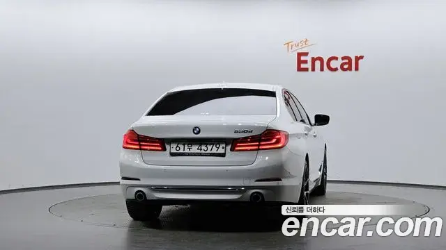 BMW 5 Series 2018 — Фото 4/20