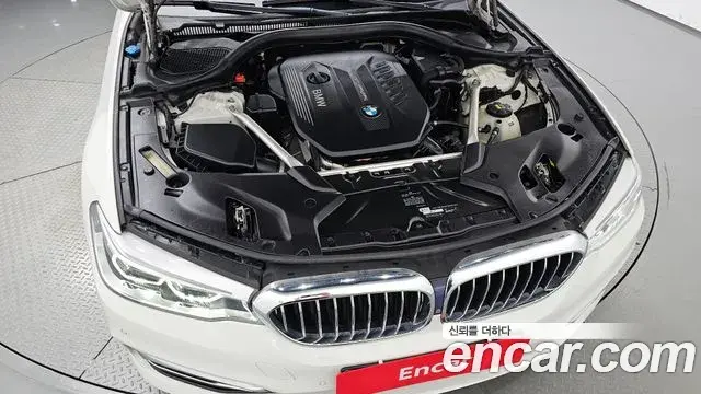 BMW 5 Series 2018 — Фото 6/20