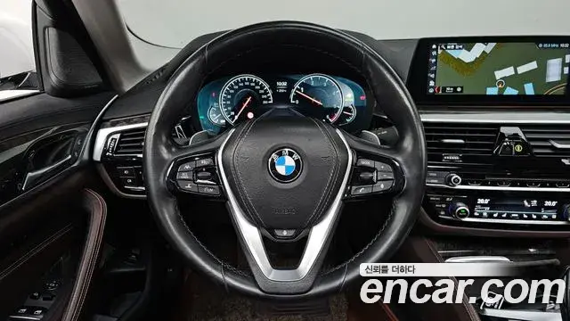 BMW 5 Series 2018 — Фото 13/20