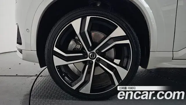 Volvo XC90 2020 — Şəkil 6/41