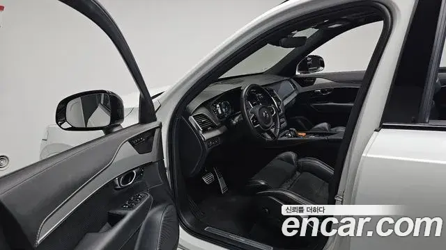 Volvo XC90 2020 — Şəkil 30/41