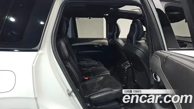 Volvo XC90 2020 — Şəkil 19/41