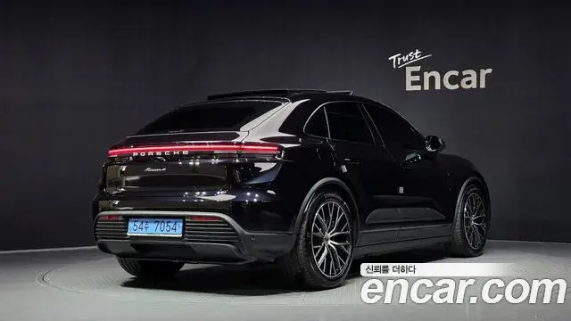 Porsche Macan EV 2025 — ფოტო 14/21