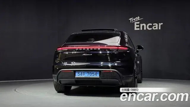 Porsche Macan EV 2025 — ფოტო 17/21