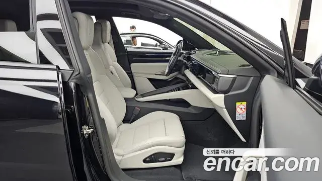 Porsche Macan EV 2025 — ფოტო 4/21