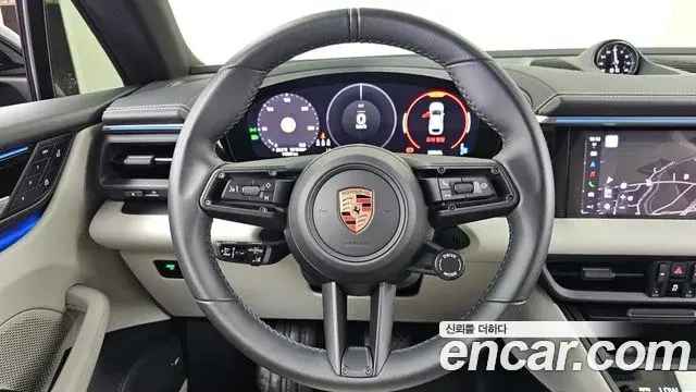 Porsche Macan EV 2025 — ფოტო 18/21