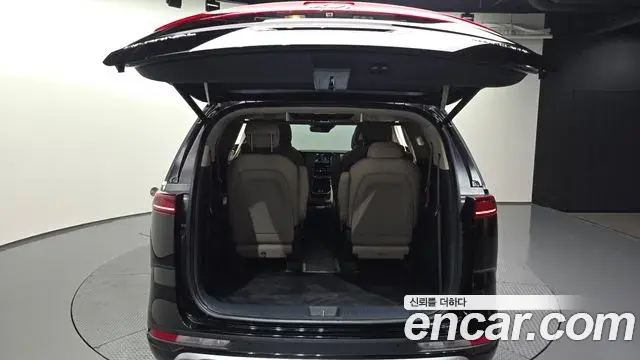 Kia Carnival 2022 — Фото 20/20