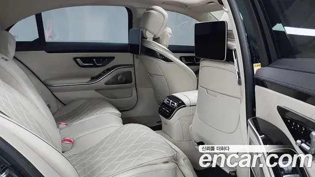 Mercedes-Benz S-Class 2021 — Photo 9/18
