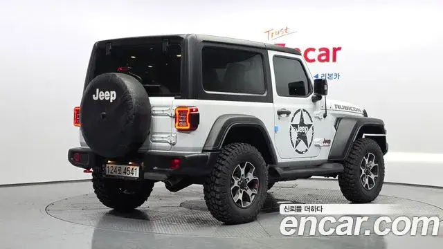 Jeep Wrangler 2023 — Фото 2/20